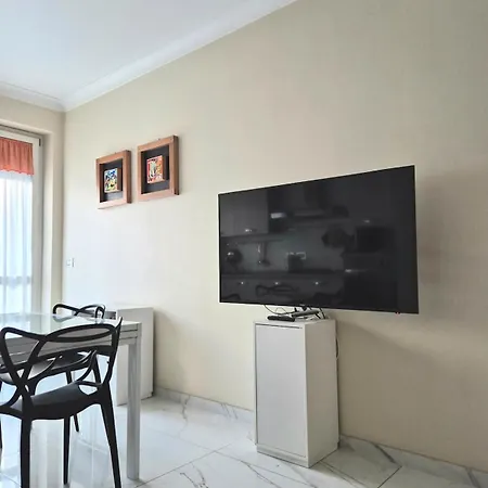 Apartman Arrivasti Stays, Spacious In Centre