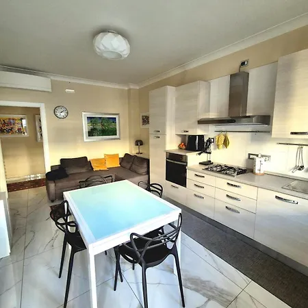 Arrivasti Stays, Spacious In Centre Milán